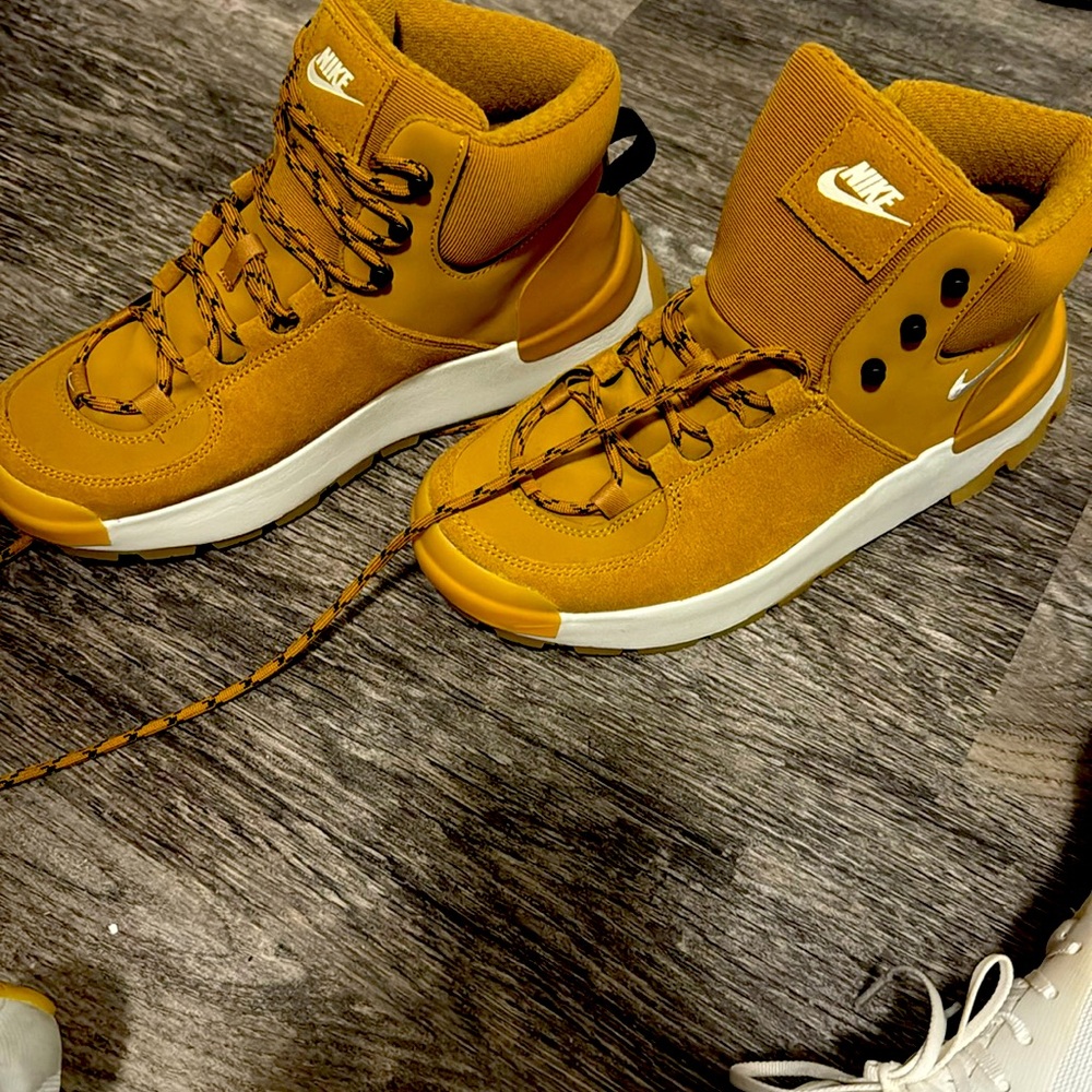 New Nike City Classic‎ Boot Wheat Brown Sneaker Shoe DQ5601-710 Women's Size 7.5